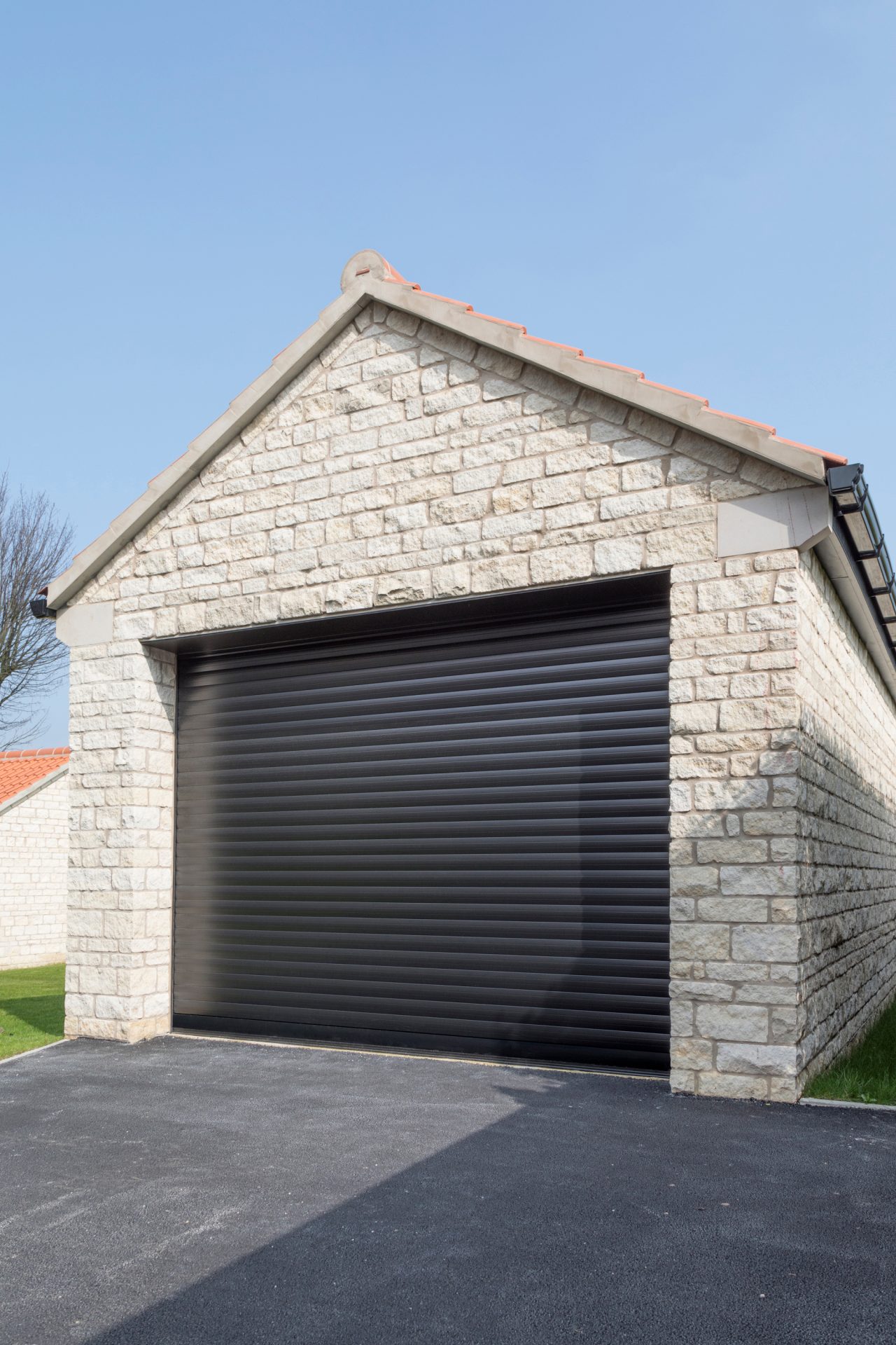 Black-garage-location